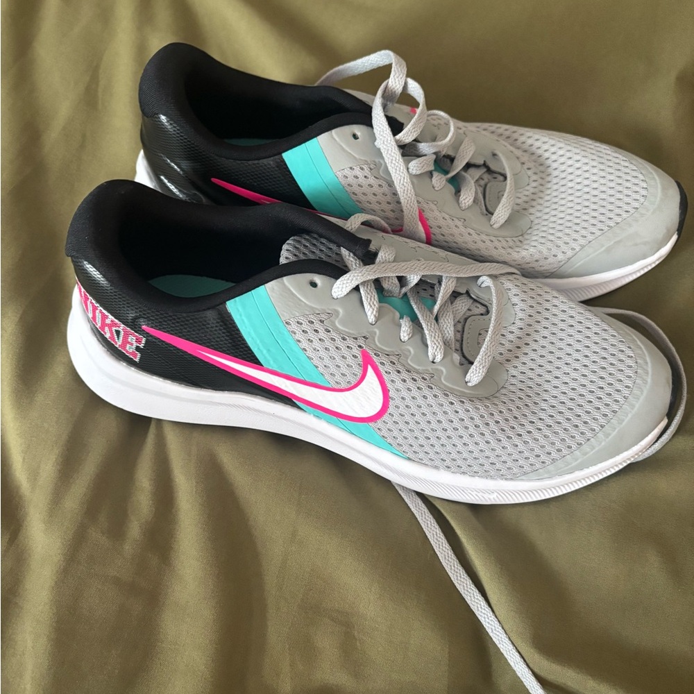 NWOT Nike Kids' Gray Mesh Running Shoes with Teal and Pink Accents